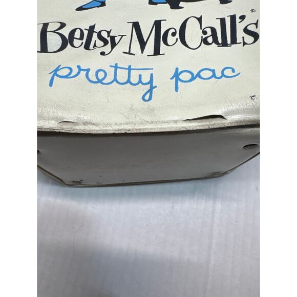 Betsy McCall's Pretty Pac Doll Case Hatbox Carrying Travel Blue Dress Vintage - Picture 2 of 5